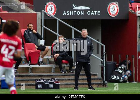 Bristol, Royaume-Uni. 08 mai 2021. Nigel Pearson, directeur de la ville de Bristol, lors du match de championnat de l'EFL Skybet, Bristol City et Brentford au stade Ashton Gate à Bristol, Avon, le samedi 8 mai 2021. Cette image ne peut être utilisée qu'à des fins éditoriales. Utilisation éditoriale uniquement, licence requise pour une utilisation commerciale. Aucune utilisation dans les Paris, les jeux ou les publications d'un seul club/ligue/joueur. photo de Lewis Mitchell/Andrew Orchard sports Photography/Alamy Live News crédit: Andrew Orchard sports Photography/Alamy Live News Banque D'Images