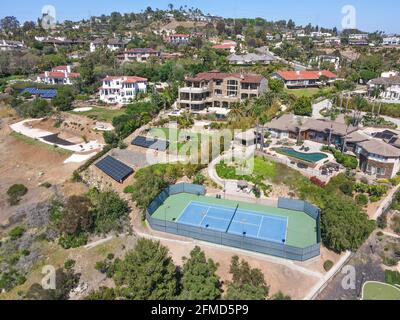 Vue aérienne sur les énormes demeures chères dans la vallée de Carlsbad, North County San Diego, Californie, États-Unis. Banque D'Images