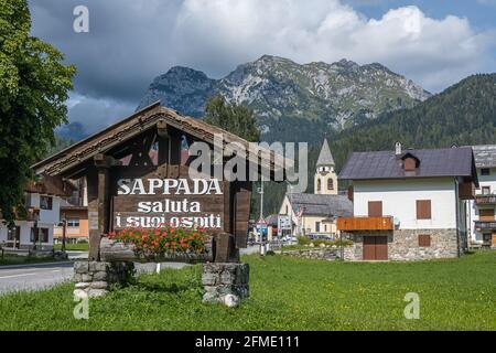 Sappada, Italie - 30 juillet 2020 : Sappada est une île de langue allemande dans la région italienne du Friuli Banque D'Images