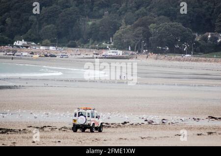 Land Rover sur la plage à l'exposition aérienne de Jersey Banque D'Images