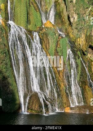 Chutes de Glandieu, France - 26 août 2019 : magnifique cascade française de Glandieu Banque D'Images