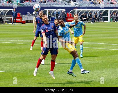 Chicago, États-Unis, 08 mai 2021. Major League Soccer (MLS) le défenseur du FC de feu de Chicago Boris Sekulic (2) dirige le ballon contre l'Union de Philadelphie au Soldier Field à Chicago, il, États-Unis. Union a gagné 2-0. Credit: Tony Gadomski / toutes les images de sport / Alamy Live News Banque D'Images