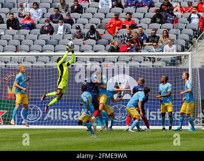 Chicago, États-Unis, 08 mai 2021. Le gardien de but de l'Union de Philadelphie, Andre Blake, de la Major League Soccer (MLS), prend un coup de pied contre le Chicago Fire FC à Soldier Field à Chicago, il, États-Unis. Union a gagné 2-0. Credit: Tony Gadomski / toutes les images de sport / Alamy Live News Banque D'Images