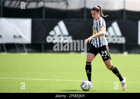 Vinovo, Italie. 08 mai 2021. Cecilia Salvai de Juventus FC en action pendant la série des femmes UN match de football entre Juventus FC et SSD Napoli. Juventus FC a remporté 2-0 victoires sur SSD Napoli. Credit: Nicolò Campo/Alay Live News Banque D'Images