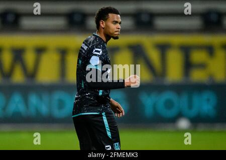 VENLO, PAYS-BAS - MAI 8: Cyril Ngonge de RKC Waalwijk célèbre après avoir mis ses côtés deuxième but pendant le match néerlandais Eredivisiie entre VVV Venlo et RKC Waalwijk à Covebo Stadion - de Koel le 8 mai 2021 à Venlo, pays-Bas (photo de Joris Verwijst/Orange Pictures) Banque D'Images