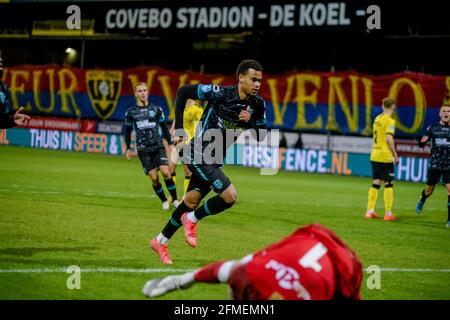 VENLO, PAYS-BAS - MAI 8: Cyril Ngonge de RKC Waalwijk vient de marquer ses côtés troisième but lors du match néerlandais Eredivisiie entre VVV Venlo et RKC Waalwijk à Covebo Stadion - de Koel le 8 mai 2021 à Venlo, pays-Bas (photo de Joris Verwijst/Orange Pictures) Banque D'Images