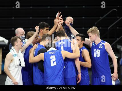 8 mai 2021 - équipe BYU pendant un match entre les Cougars de BYU et les Warriors arc-en-ciel d'Hawaï dans la finale des Championnats de volleyball masculin de la NCAA au Centre Covelli sur le campus de l'Université d'État de l'Ohio à Columbus, OH - Michael Sullivan/CSM Banque D'Images