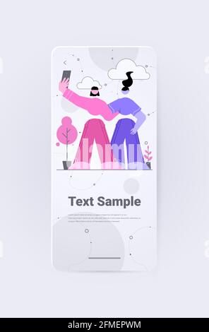 les femmes prenant des photos de selfie sur smartphone caméra conférence virtuelle en ligne concept de communication Illustration de Vecteur