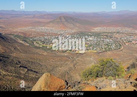 Vue imprenable sur la ville de Graaff-Reinet dans l'aride région de karoo en Afrique du Sud Banque D'Images