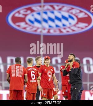 Joshua Kimmich (Muenchen), Robert Lewandowski (Muenchen), Eric Maxim Choupo-Moting (Muenchen) dans le match FC BAYERN MUENCHEN - BORUSSIA MOENCHENGLADBACH 6-0 1.Ligue allemande de football le 8 mai 2021 à Munich, Allemagne saison 2020/2021, match 32, 1.Bundesliga, FCB, München, 32.Spieltag, © Peter Schatz / Alamy Live News / Moritz Müller/Pool - la RÉGLEMENTATION DFL INTERDIT TOUTE UTILISATION DE PHOTOGRAPHIES comme SÉQUENCES D'IMAGES et/ou QUASI-VIDÉO - Banque D'Images