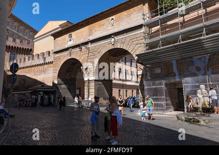 La porte Porta Angelica à la Cité du Vatican, Rome, Italie Banque D'Images