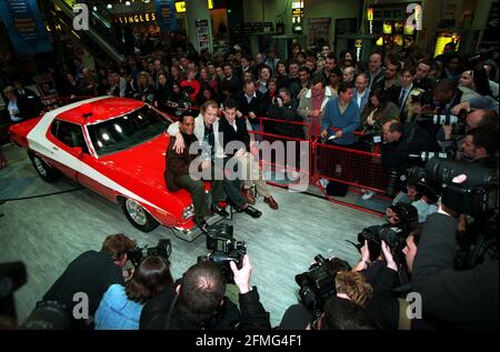 Starsky et Hutch et huggy Bear March 1999Antonio Fargas David Soul et Paul Michael Glaser à une vidéo de signature à le méga magasin vierge Banque D'Images