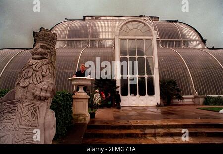 Kew Gardens Palm House octobre 1998 où ils célèbrent Le 150e anniversaire de la grande serre avec un Week-end victorien spécial du 17 au 18 octobre Banque D'Images