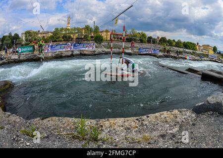 Ivrea, Turin, Italie. 9 mai 2021. Championnat d'Europe de canoë-slalom 2021 de l'ECA (et qualification olympique). Sur la photo 3 Franz ANTON (GER) C1M. Damiano Benedetto/ Alamy Live News Banque D'Images