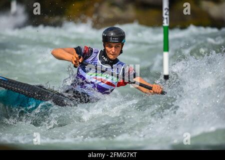 Ivrea, Turin, Italie. 9 mai 2021. Championnat d'Europe de canoë-slalom 2021 de l'ECA (et qualification olympique). Sur la photo 1 Mallory FRANKLIN (GBR) C1W. Damiano Benedetto/ Alamy Live News Banque D'Images