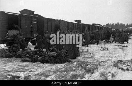 Weltkrieg Wehrmacht Heer / Deutsche Reichsbahn Truppentransport Ostfront - Seconde Guerre mondiale / Seconde Guerre mondiale Armée allemande / troupe ferroviaire allemande transport Front de l'est Banque D'Images