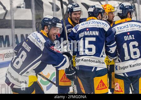 Le gardien de but Carl Klingberg # 48 (EV Zug) est heureux lors du match de hockey sur glace final de la Ligue nationale 3 entre EV Zug et Geneve-Servette HC le 7 mai 2021 dans la Bossard Arena à Zug. (Suisse/Croatie SORTIE) crédit: SPP Sport presse photo. /Alamy Live News Banque D'Images