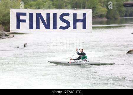 Ivrea, Italie. 09e mai 2021. Le champion olympique en titre Denis GARGAUD CHANUT de France remporte le Canoe Slalom C1 Men des Championnats d'Europe à Ivrea, en Italie. Cependant, il ne sera pas sélectionné pour les Jeux Olympiques de Tokyo 2020 à venir car les procès français ont déjà eu lieu et il n'y a pas placé le premier crédit: Mickael Chavet/Alamy Live News Banque D'Images