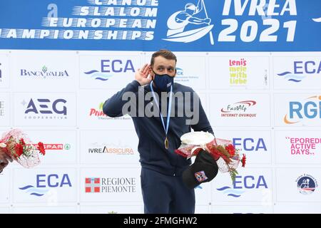 Ivrea, Italie. 09e mai 2021. Le champion olympique en titre Denis GARGAUD CHANUT de France remporte le Canoe Slalom C1 Men des Championnats d'Europe à Ivrea, en Italie. Cependant, il ne sera pas sélectionné pour les Jeux Olympiques de Tokyo 2020 à venir car les procès français ont déjà eu lieu et il n'y a pas placé le premier crédit: Mickael Chavet/Alamy Live News Banque D'Images