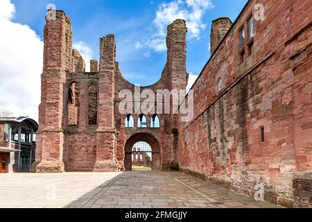 ARBROATH ABBEY ANGUS SCOTLAND WEST FRONT DEPUIS L'EXTÉRIEUR DE L'ABBAYE Banque D'Images