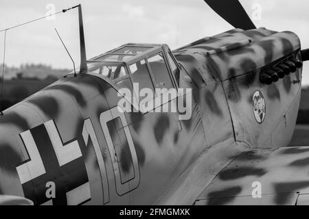 Hispano Buchon à la saison Premiere Drive-In Airshow à Shuttleworth, ancien Warden, le dimanche 2 mai 2021 Banque D'Images