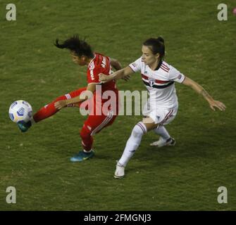 Barueri, Brésil. 08 mai 2021. Action pendant le match de football de la Ligue brésilienne des femmes (Campeonato Brasileiro Femenino) entre Sao Paulo et Internacional à l'Arena Barueri à Sao Paulo, Brésil. Crédit: SPP Sport presse photo. /Alamy Live News Banque D'Images