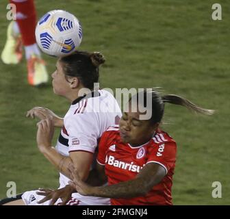 Barueri, Brésil. 08 mai 2021. Action pendant le match de football de la Ligue brésilienne des femmes (Campeonato Brasileiro Femenino) entre Sao Paulo et Internacional à l'Arena Barueri à Sao Paulo, Brésil. Crédit: SPP Sport presse photo. /Alamy Live News Banque D'Images