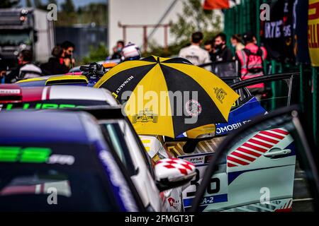 Ambiance pendant la 2ème partie du Championnat de France FFSA Tourisme 2021, du 6 au 9 mai 2021 sur le circuit de Nevers Magny-cours, Magny-cours, France - photo Paulo Maria / DPPI Banque D'Images