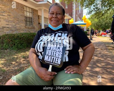 Selma, Alabama, États-Unis. 8 mai 2021. Joanne Bland avait 11 ans lorsqu'elle s'est jointe aux marcheurs qui ont participé à la première tentative de traverser le pont Edmund Pettus et qui était témoin des violences sanglantes du dimanche 7 mars 1965. Elle s'est engagée à lutter pour le droit de vote depuis lors. Elle croit que si le vote wasnÃt est si important, les gens n'essaieraient pas de le retirer. Crédit : Sue Dorfman/ZUMA Wire/Alay Live News Banque D'Images