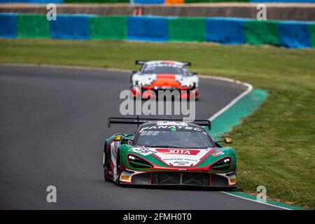 38 Wilkinson Oliver (gbr), Barnicoat Ben (gbr), Jota, McLaren 720 S GT3, action lors de la 2ème partie du Fanatec GT World Challenge Europe 2021 Powered by AWS, du 6 au 9 mai 2021 sur le circuit de Nevers Magny-cours, Magny-cours, France - photo Clément / DPPI Luck Banque D'Images