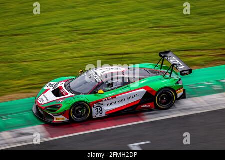 38 Wilkinson Oliver (gbr), Barnicoat Ben (gbr), Jota, McLaren 720 S GT3, action lors de la 2ème série du Fanatec GT World Challenge Europe 2021 Powered by AWS, du 6 au 9 mai 2021 sur le circuit de Nevers Magny-cours, Magny-cours, France - photo Paulo Maria / DPPI Banque D'Images