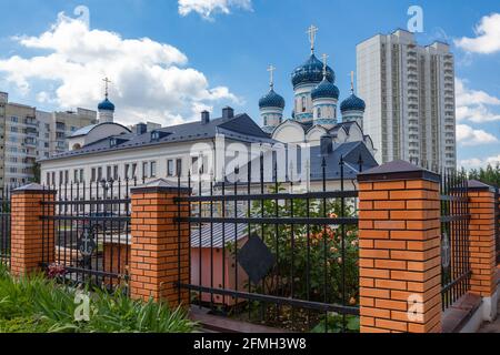 Église du Saint Righteous Warrior Fyodor Ushakov dans le Sud Butovo, Moscou. Banque D'Images