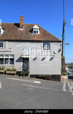 Le pub Shepherd Neame des trois Mariners à Oare, près des marais d'observation des oiseaux, près de Faversham, dans le Kent, au Royaume-Uni Banque D'Images