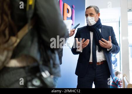 France, Saint-Brieuc, 07/05/2021. Adrien TAQUET, secrétaire d’État à l’enfance et à la famille, se rend aux Côtes d’Armor pour rencontrer des professionnels Banque D'Images