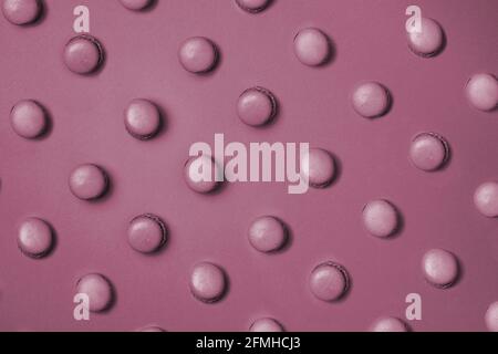Macarons motif couleur correspondant aux objets et à l'arrière-plan Banque D'Images