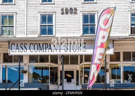 Cass, États-Unis - 6 octobre 2020 : panneau pour l'entrée au magasin de Cass Company pour la boutique de souvenirs touristiques au parc régional pittoresque de Railroad, Virginie occidentale Banque D'Images