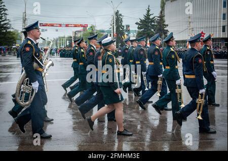 Tambov, Russie. 09e mai 2021. Le groupe militaire participe à la parade de la victoire. La parade du jour de la victoire à Tambov (Russie) a eu lieu sans spectateurs et sans anciens combattants de la Seconde Guerre mondiale (Grande Guerre patriotique) en raison de la pandémie du coronavirus. Crédit : SOPA Images Limited/Alamy Live News Banque D'Images