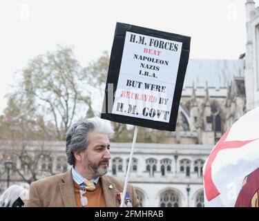 Des centaines d'entre eux assistent à une marche « les vétérans » à Londres Soutien des troupes devant faire l'objet de poursuites au sujet des meurtres de l'IRA dans le Nord Irlande Banque D'Images