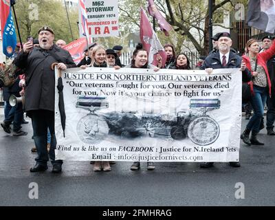 Des centaines d'entre eux assistent à une marche « les vétérans » à Londres Soutien des troupes devant faire l'objet de poursuites au sujet des meurtres de l'IRA dans le Nord Irlande Banque D'Images