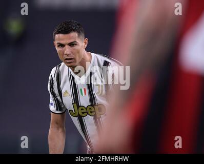 Turin, Italie. 9 mai 2021. Cristiano Ronaldo du FC Juventus réagit lors d'un match de football de série ENTRE le FC Juventus et l'AC Milan à Turin, en Italie, le 9 mai 2021. Credit: Federico Tardito/Xinhua/Alamy Live News Banque D'Images