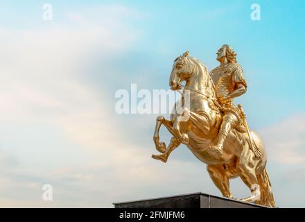 Cavalier d'or, Doré Doré statue équestre du roi d'août Le Grand par Ludwig Wiedemann, Dresden, Allemagne Banque D'Images