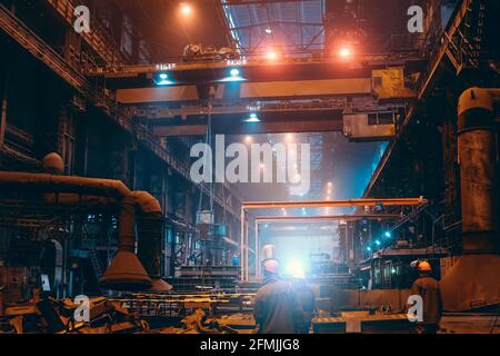 Usine métallurgique production d'ateliers fabrication bâtiment intérieur intérieur, industrie lourde, sidérurgie. Banque D'Images