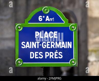 Rue de la place Saint-Germain des Prés à Paris, France Banque D'Images