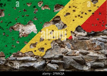 Concept de la situation politique en République démocratique du Congo avec un drapeau peint endommagé sur un mur fissuré avec des trous. Illustration 3D. 3D- Banque D'Images