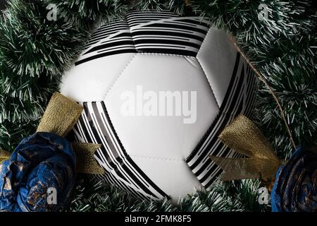 Football de fête, ballon de football pour une bannière ou une carte de visite. Le concept de compétition, coupe, championnat. Banque D'Images