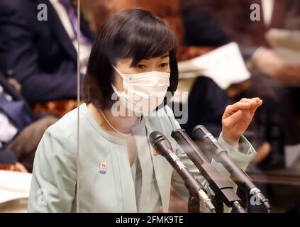 Tokyo, Japon. 10 mai 2021. Le ministre olympique japonais Tamayo Marukawa répond à une question lors de la session du comité du budget de la Chambre haute à la Diète nationale à Tokyo, le lundi 10 mai 2021. Credit: Yoshio Tsunoda/AFLO/Alay Live News Banque D'Images