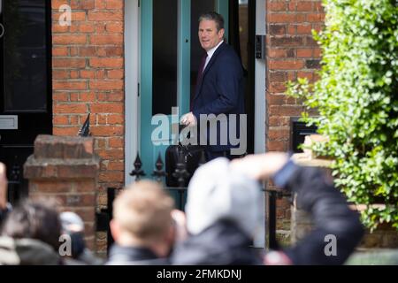 10/05/2021. Londres, Royaume-Uni. Le chef du Parti travailliste Sir Keir Starmer quitte son domicile de Londres. Plus tard aujourd'hui, il devrait assister à une réunion du Cabinet fantôme . Crédit photo : George Cracknell Wright Banque D'Images