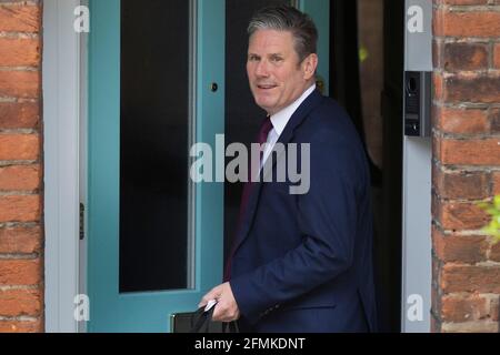 10/05/2021. Londres, Royaume-Uni. Le chef du Parti travailliste Sir Keir Starmer quitte son domicile de Londres. Plus tard aujourd'hui, il devrait assister à une réunion du Cabinet fantôme . Crédit photo : George Cracknell Wright Banque D'Images