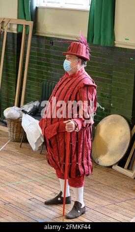 Alford House, Londres, Royaume-Uni. 10 mai 2021. Des répétitions ont lieu dans le centre de Londres pour Grange Park Opera Surrey production de l'opéra comique de Verdi Falstaff avec Bryn Terfel en costume de Sir John Falstaff. L'opéra commence le 10 juin à Grange Park à Surrey et est épuisé. Crédit : Malcolm Park/Alay Live News. Banque D'Images