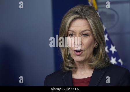 Elizabeth Sherwood-Randall, Conseillère adjointe à la sécurité nationale pour la sécurité intérieure, tient un briefing de presse dans la salle Brady de la Maison Blanche à Washington, DC, le lundi 10 mai 2021. Crédit : Chris Kleponis/Pool via CNP/MediaPunch Banque D'Images